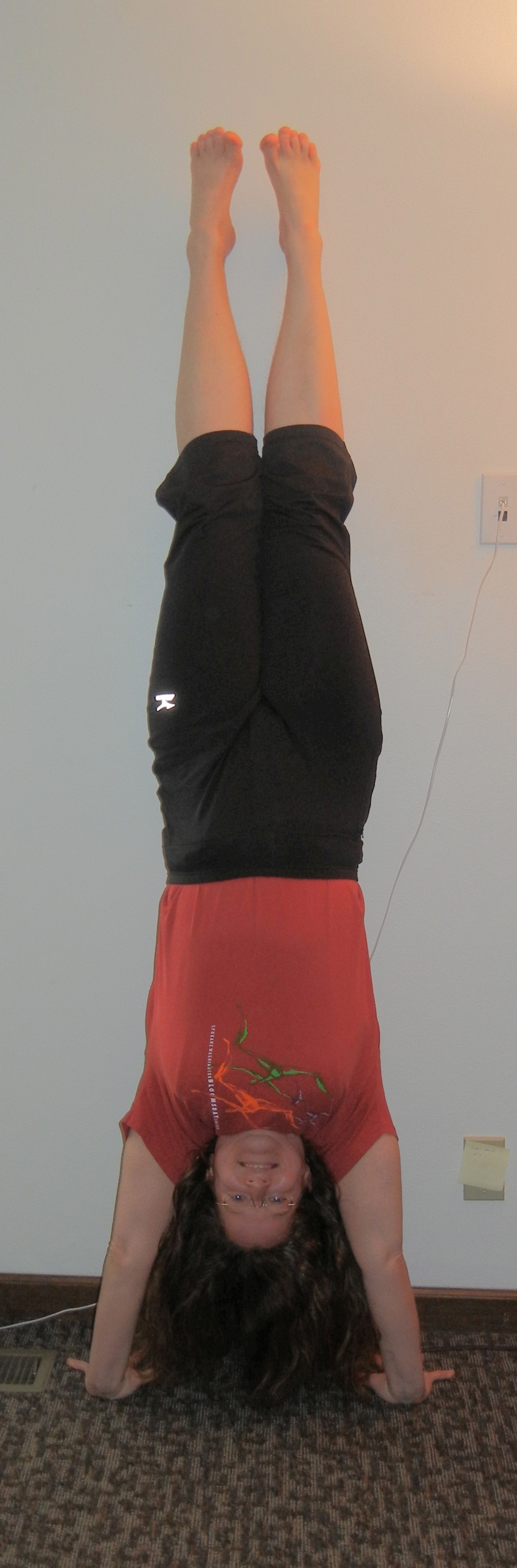 shauna hand stand